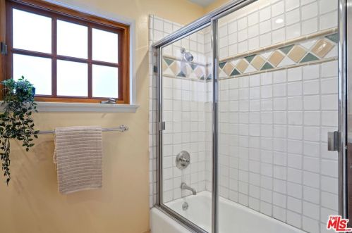 3531 Coldwater Canyon Ave, North Hollywood CA  91604-4060 exterior