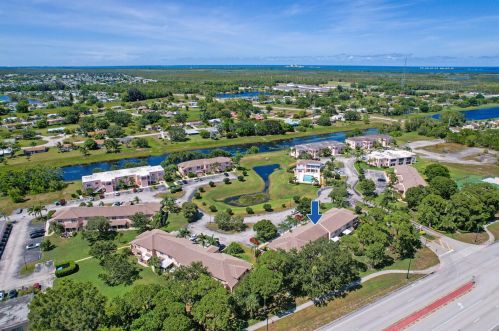 2050 Wild Meadow Cir, Fort Pierce, FL 34952-8142