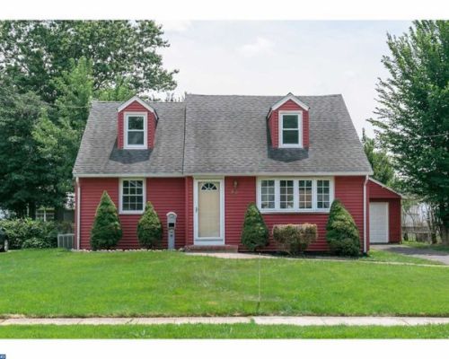 212 Russell Ave, Barrington, NJ 08007-1222