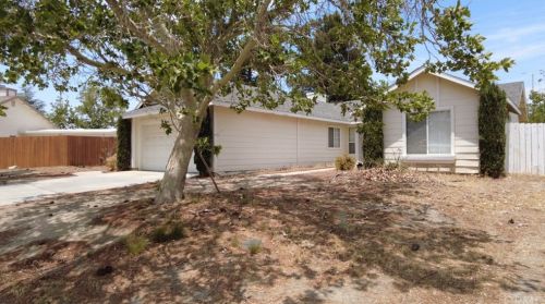 601 Trixis Ave, Lancaster, CA 93534-1579