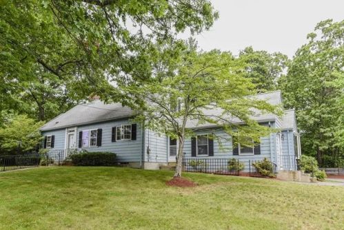 191 Walnut St, Dedham MA  02026-3212 exterior