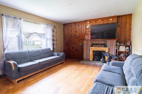 317 Merchants Ave, South Plainfield NJ  07080-3552 exterior