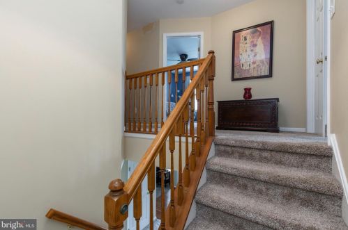 425 Country Club Dr, Lansdale, PA 19446-1463