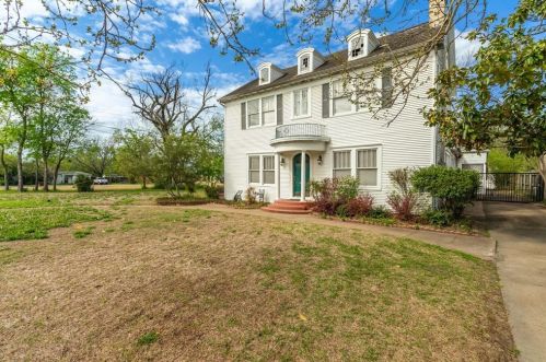 3910 Stonewall St, Greenville, TX 75401-5251