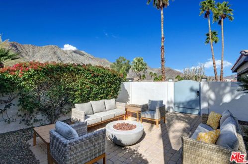 54404 Avenida Madero, La Quinta CA  92253-3620 exterior
