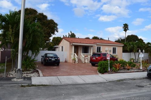 261 32nd St, Hialeah, FL 33012-5317