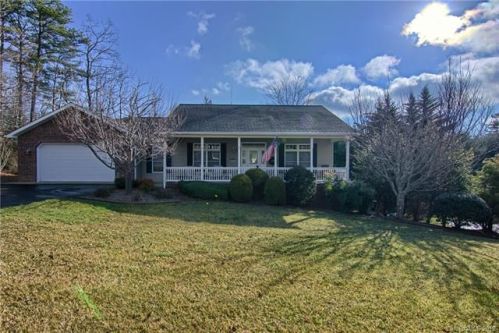 136 Sunset Ridge Dr, Etowah, NC 28729-7751