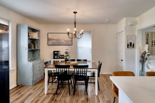 134 Milton St, Zelienople PA  16063-1041 exterior