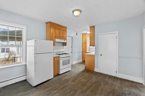 296 Clinton St, New Britain, CT 06053-3516