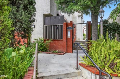 1331 5th St, Glendale CA  91201-1956 exterior