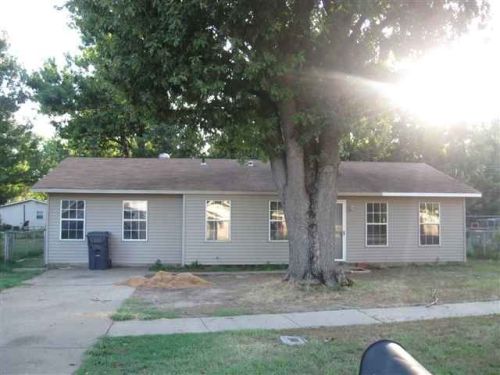 2411 Mary Jane Dr, Jonesboro, AR 72401-6419