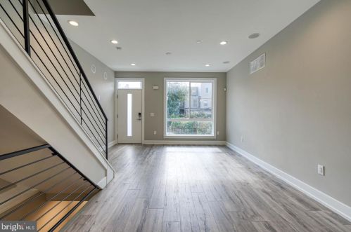 531 Mercy St, Philadelphia PA  19148-2532 exterior