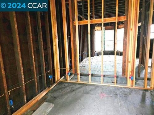 1514 9th St, Oakland CA  94607-1910 exterior