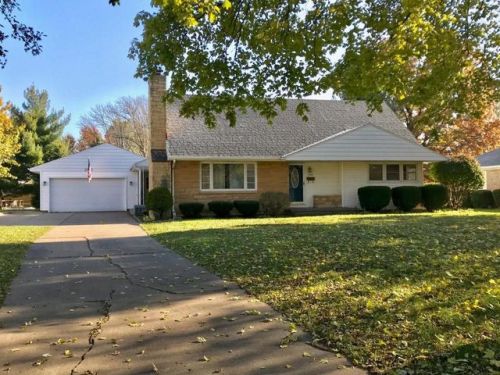 2103 Mulberry Ave, Muscatine, IA 52761-3560
