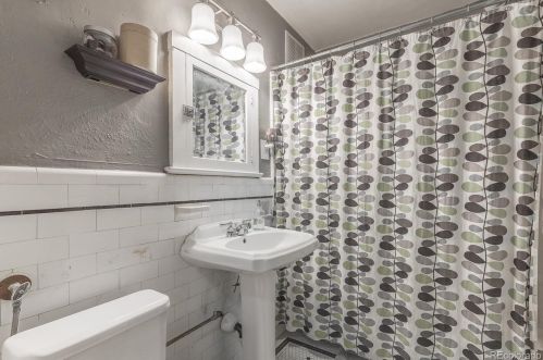 963 Logan St, Denver CO  80203-3008 exterior