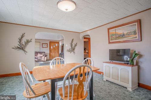 385 Zynn Rd, Downingtown PA  19335-1146 exterior