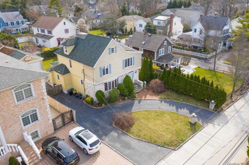 155 Combs Ave, Woodsburgh, NY 11598-1455