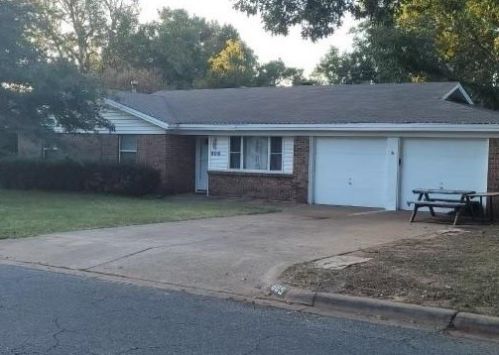 809 Timberhill Dr, Hurst, TX 76053-4215