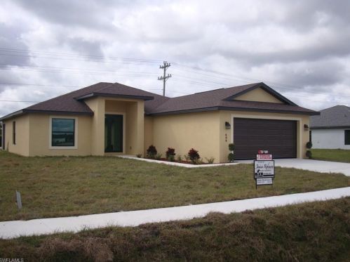 606 Morning Mist Ln, Lehigh Acres, FL 33974-5967