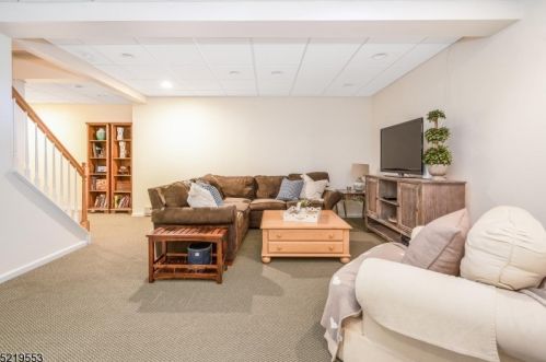 3 Country Club Dr, Annandale NJ  08801-1637 exterior