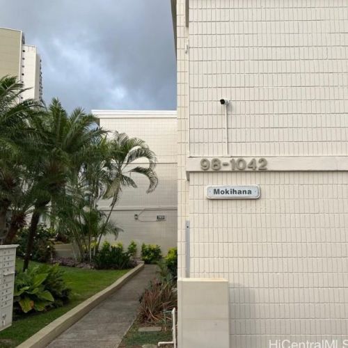 98-1042 Moanalua Rd, Aiea, HI 96701