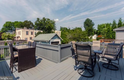 2154 County Line Rd, Ardmore PA  19003-3027 exterior