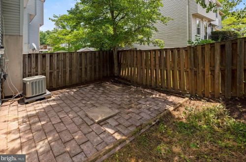 2853 Middleboro Dr, Falls Church VA  22042-4403 exterior