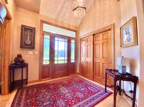 911 River Reserve Dr, Chenequa, WI 53029-2913