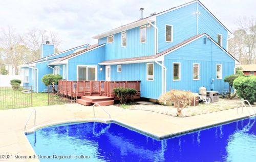 52 Delmar Dr, Bricktown, NJ 08723-6934