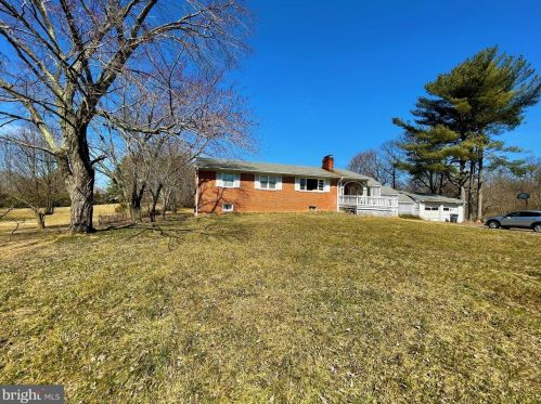 12930 Oxon Rd, Herndon, VA 20171-1702
