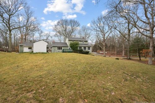 10 Lee Dr, Lyme CT  06371-2111 exterior