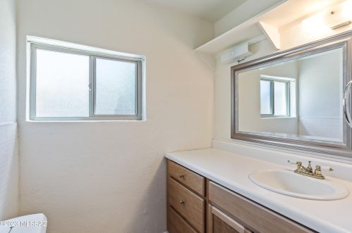 902 Prince Rd, Tucson AZ 85705-3028 exterior