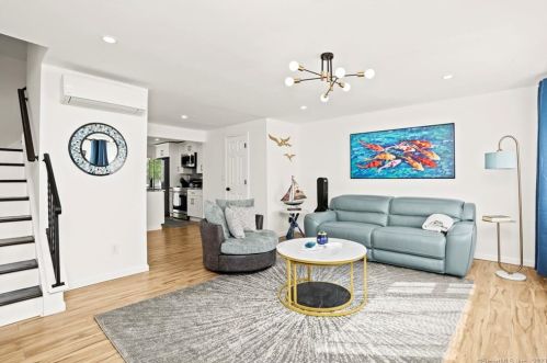 759 Hope St, Stamford, CT 06907-2503