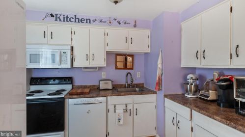 401 Latona Ave, Trenton NJ 08618-2716 exterior