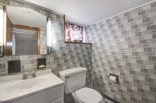 1528 Bond St, Industrial Hillside NJ  07205-1638 exterior