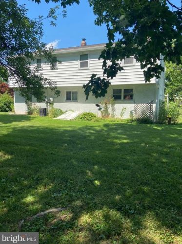 1518 Chalk Ave, Blue Bell, PA 19422-3505
