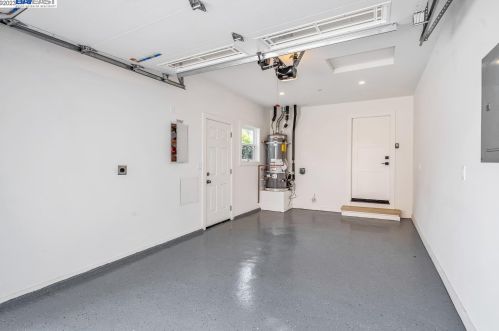 19525 Forest Ave, Hayward CA  94546-3519 exterior