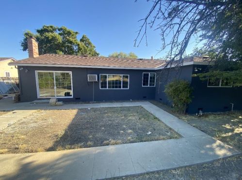 1525 Woodland Dr, West Pittsburg CA  94565-5633 exterior