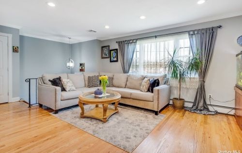 8 Fulton St, Lake Grove, NY 11755-3038