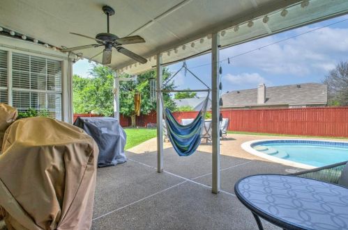 2213 Brooklake St, Denton TX  76207-1623 exterior