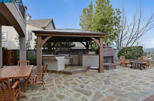 11030 Inspiration Cir, Pleasanton CA 94568-5530 exterior