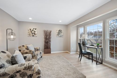 8003 Saddlewood Dr, Bridgeville, PA 15017-1180