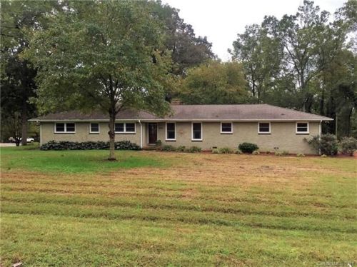 9409 Stonegate Dr, Charlotte, NC 28216-5906