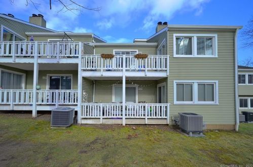 1 Farview Ave, Danbury CT  06810-5505 exterior