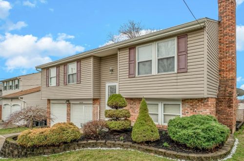 4229 Champdale Ln, Cincinnati, OH 45238-6216
