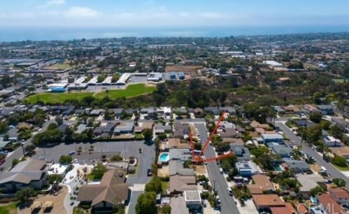 1027 San Abella Dr, Encinitas CA  92024-3949 exterior