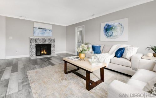 1980 Chalcedony St, San Diego, CA 92109-3406