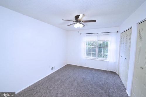 36 Holly Ct, Trenton NJ  08619-4633 exterior