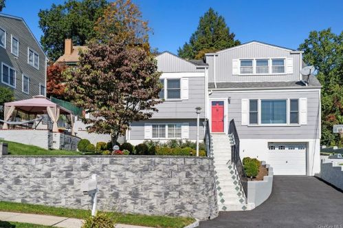 24 Parkview Ave, White Plains, NY 10604-2706