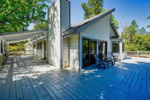 10938 Badger Ct, Lake Wildwood, CA 95946-9401